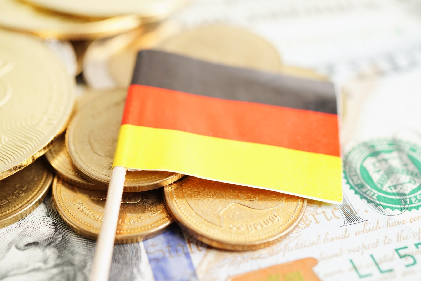 GERMANIA PLĂTEȘTE PESTE MEDIA UE